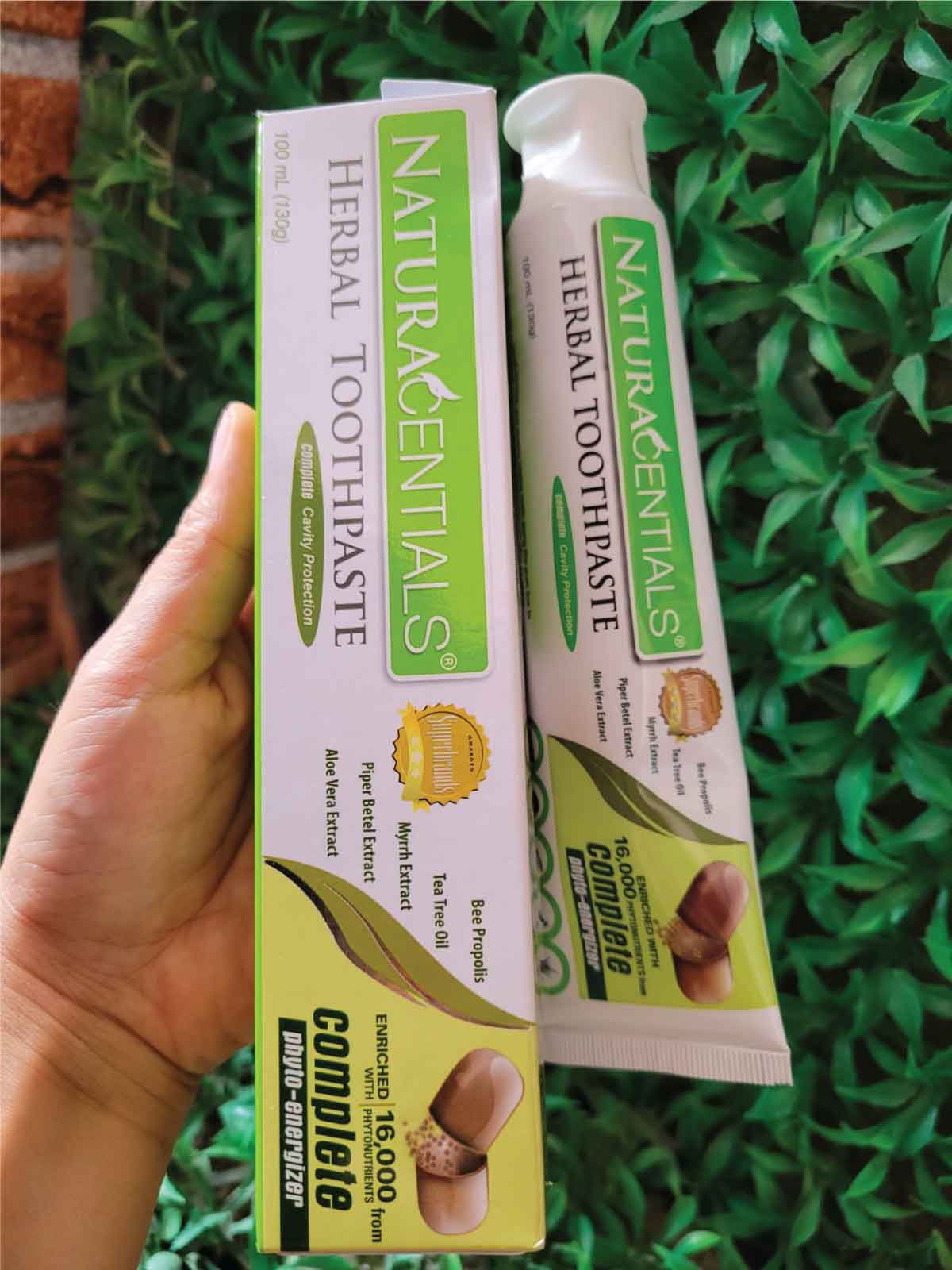 Click to view full screen NaturaCentials Herbal Toothpaste photo review